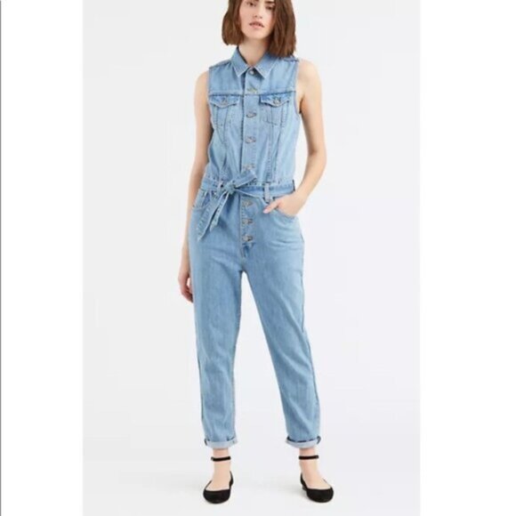 Levi’s Taper Denim Belted Jumpsuit In a Snap Wash - Size S - EUC - Picture 3 of 15